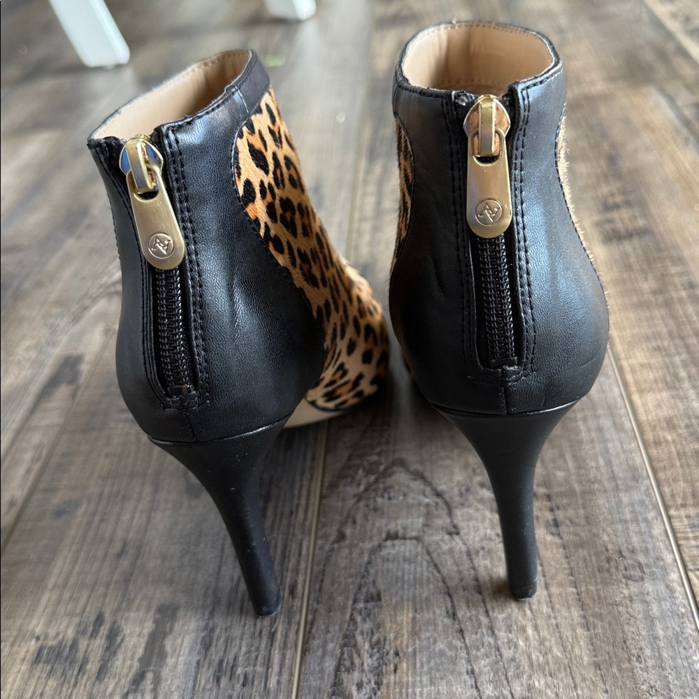 Adrienne Vittadini Nyla Booties Leopard Ankle Bootie High Heel Size 6 - Picture 3 of 7